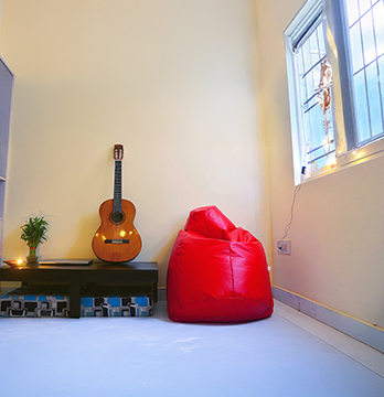 Here are 5 tips for a quick festive makeover!